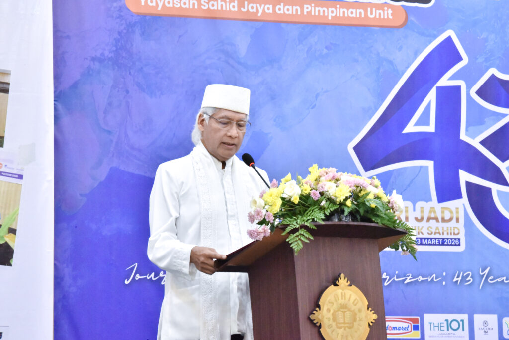 Ketua Umum Yayasan Sahid Jaya menyampaikan sambutan pada Dies Natalis ke-43 Politeknik Sahid